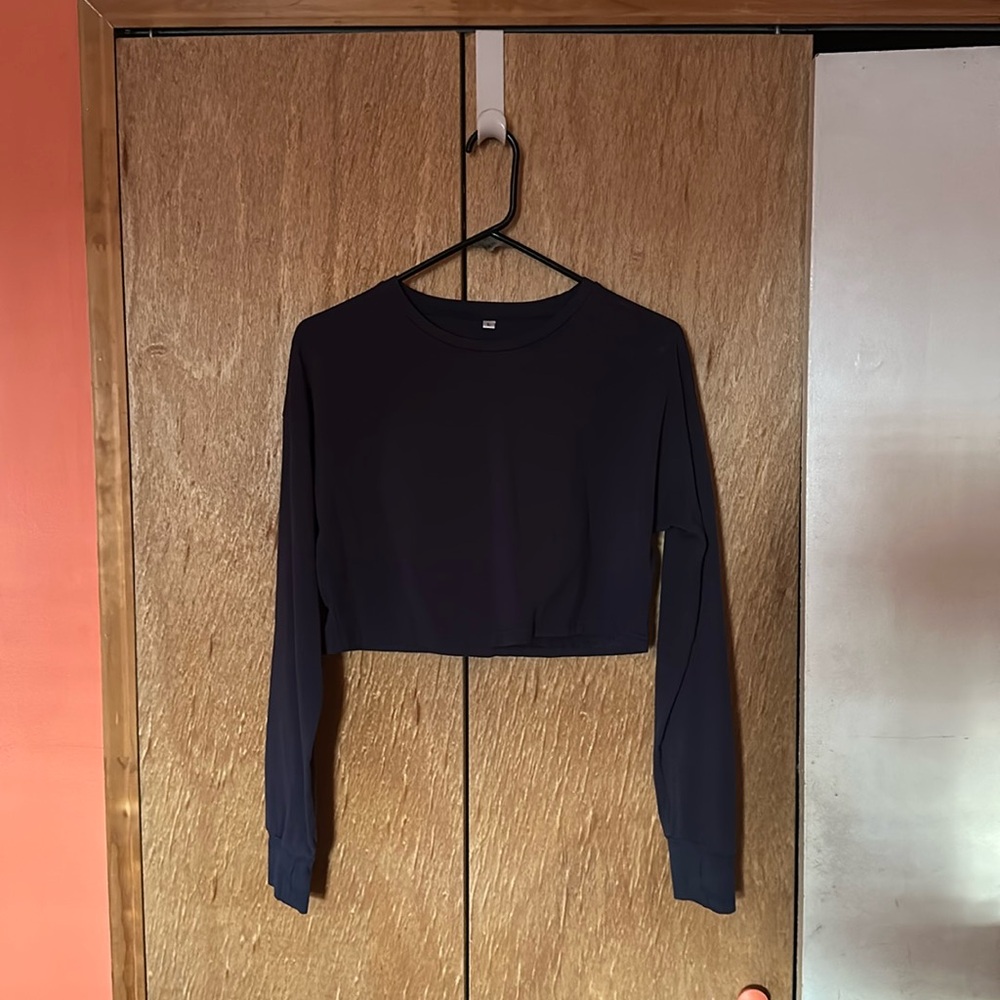 Dark blue, long sleeve crop top